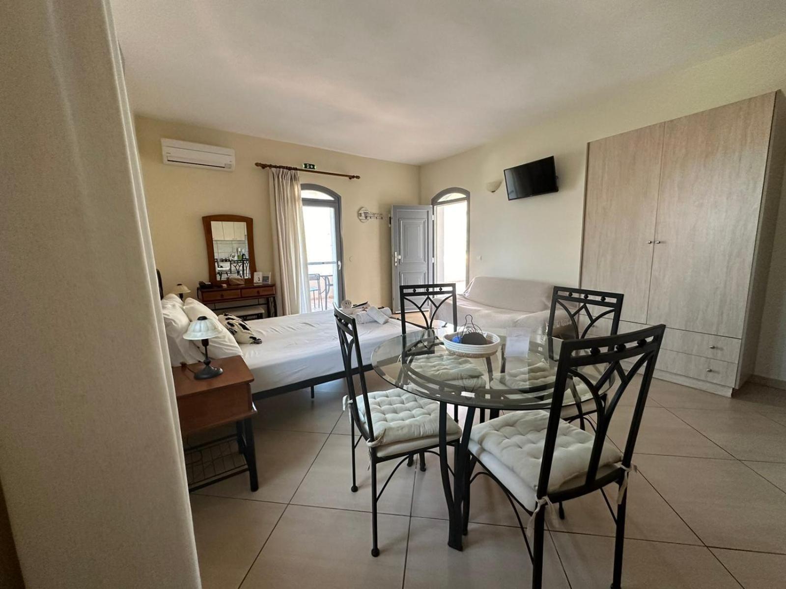 Louiza Apartments Pyrgi  Extérieur photo