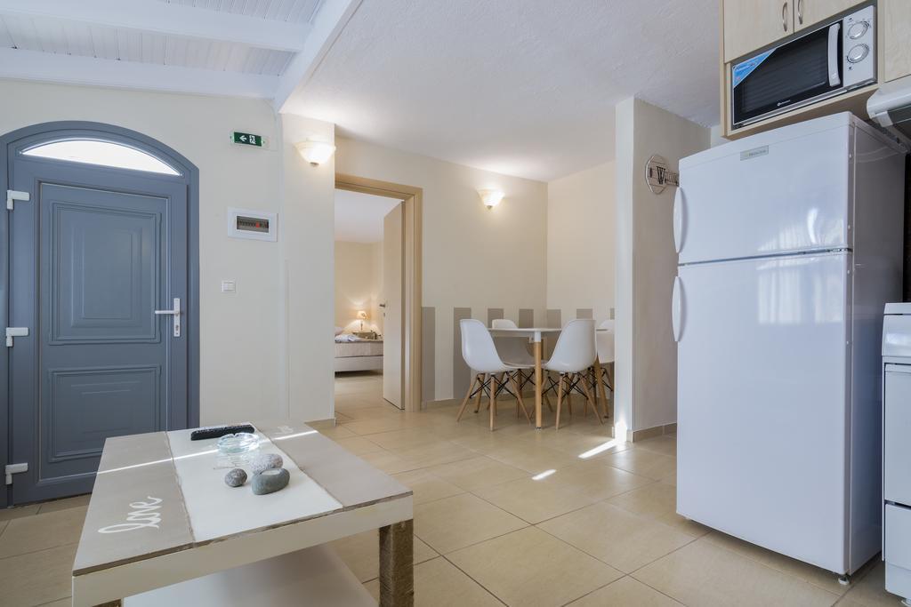 Louiza Apartments Pyrgi  Extérieur photo