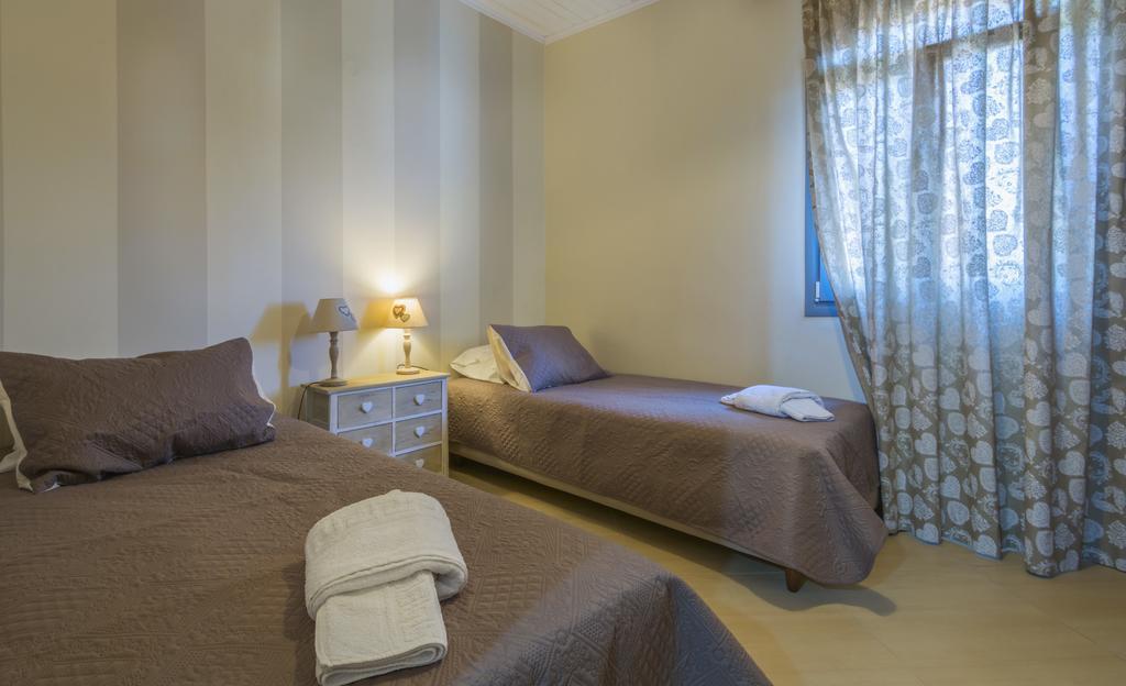 Louiza Apartments Pyrgi  Extérieur photo